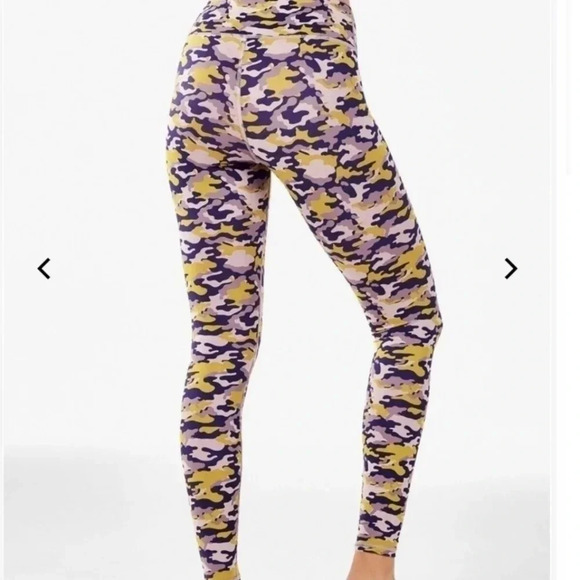 Fabletics Size M Mid-rise Printed Heathered Legging lite lime camouflage‎ - Picture 2 of 9